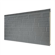 Vertikálne kovové obkladové panely